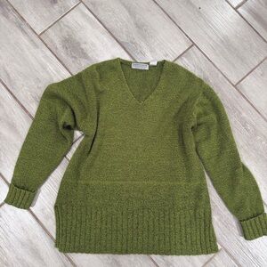 Carolyn Taylor Forest Green V-Neck Sweater
